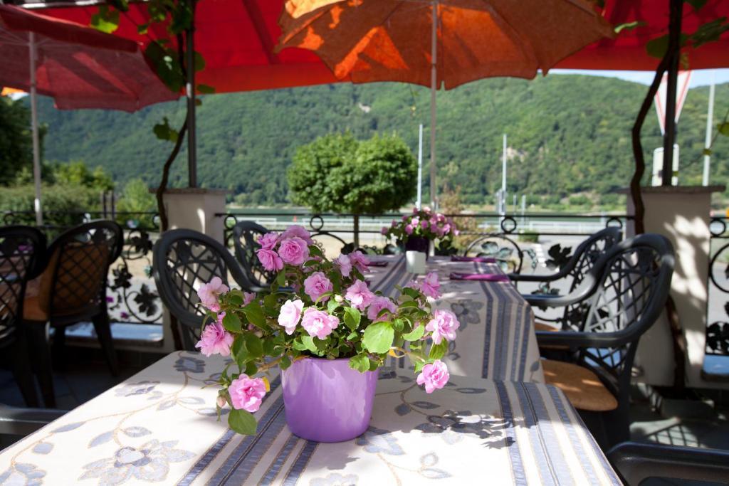 Hotel Zwei Mohren Ruedesheim am Rhein Exterior photo