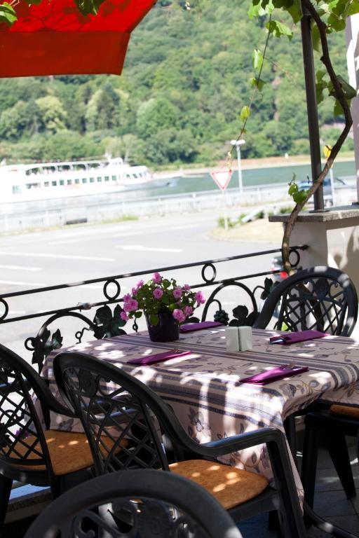 Hotel Zwei Mohren Ruedesheim am Rhein Exterior photo
