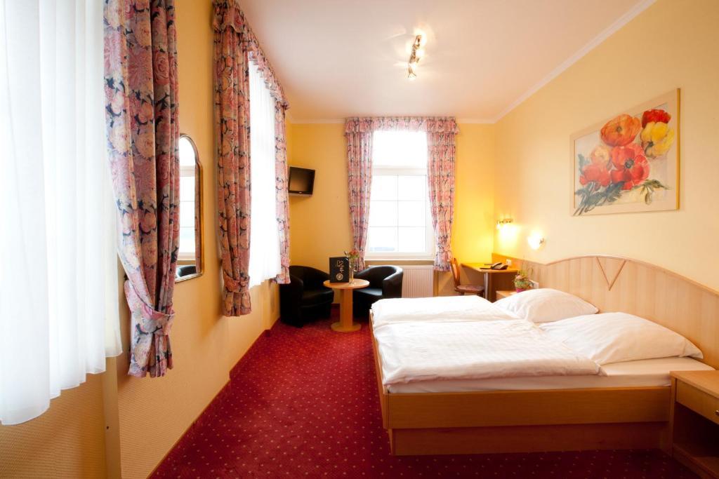 Hotel Zwei Mohren Ruedesheim am Rhein Room photo