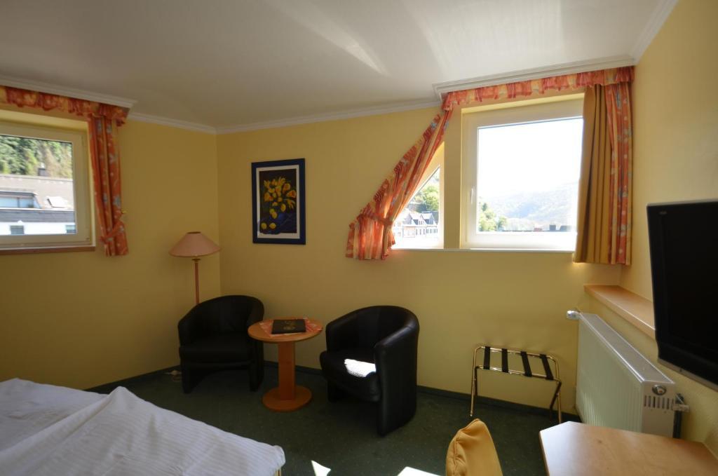 Hotel Zwei Mohren Ruedesheim am Rhein Room photo
