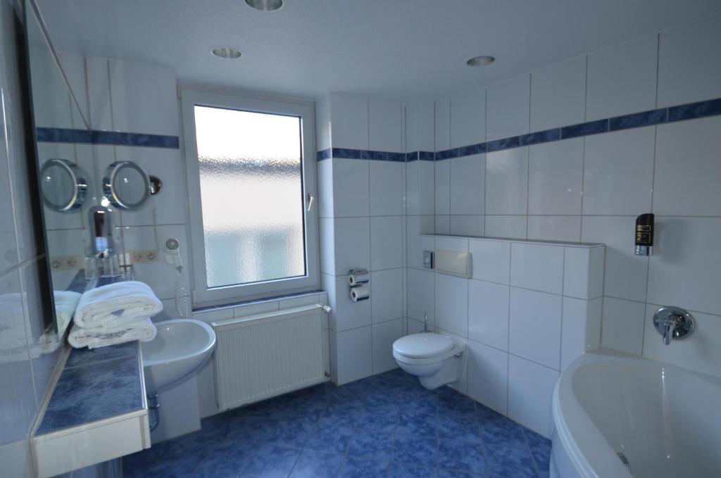 Hotel Zwei Mohren Ruedesheim am Rhein Room photo
