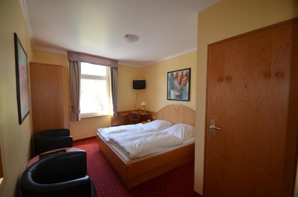 Hotel Zwei Mohren Ruedesheim am Rhein Room photo