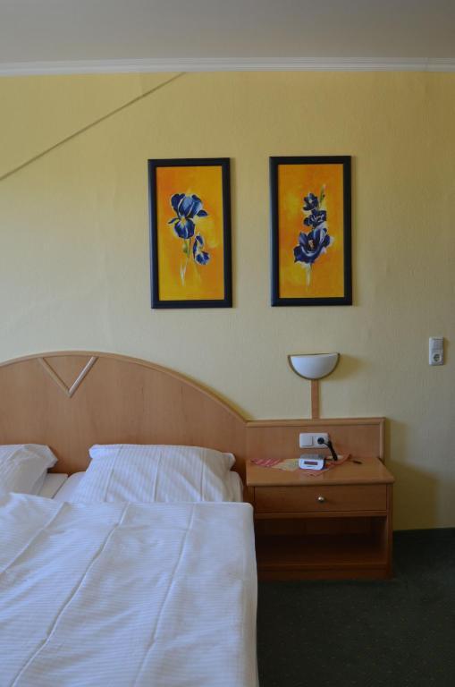 Hotel Zwei Mohren Ruedesheim am Rhein Room photo