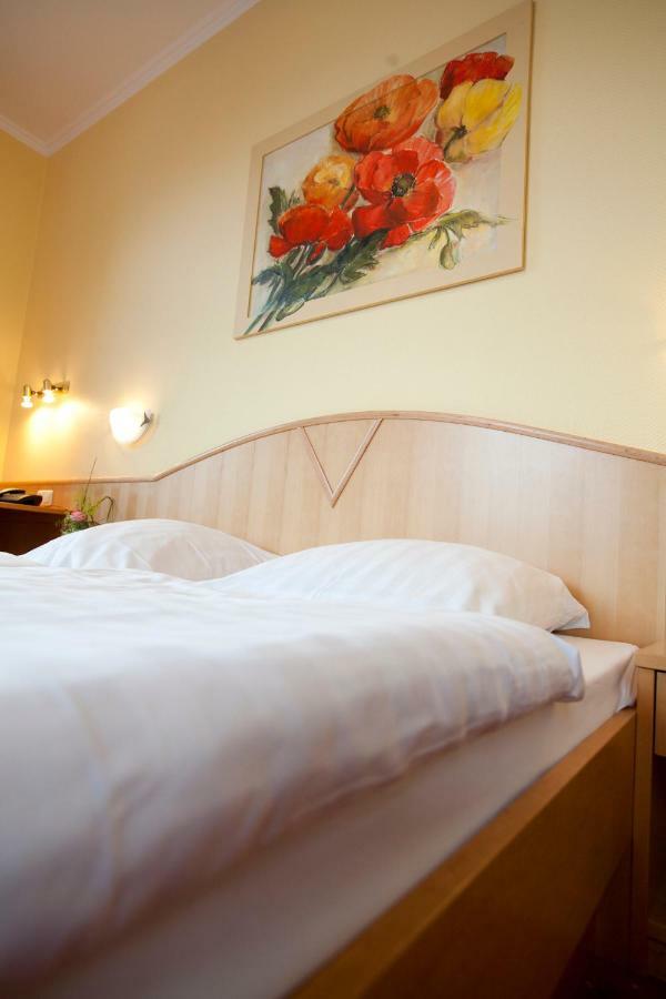 Hotel Zwei Mohren Ruedesheim am Rhein Exterior photo
